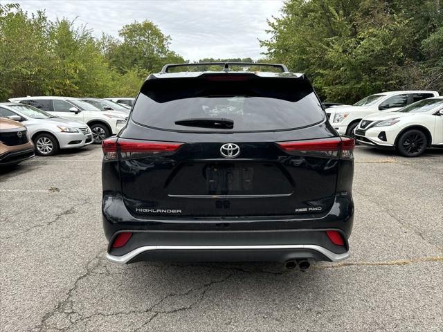 used 2022 Toyota Highlander car, priced at $33,943