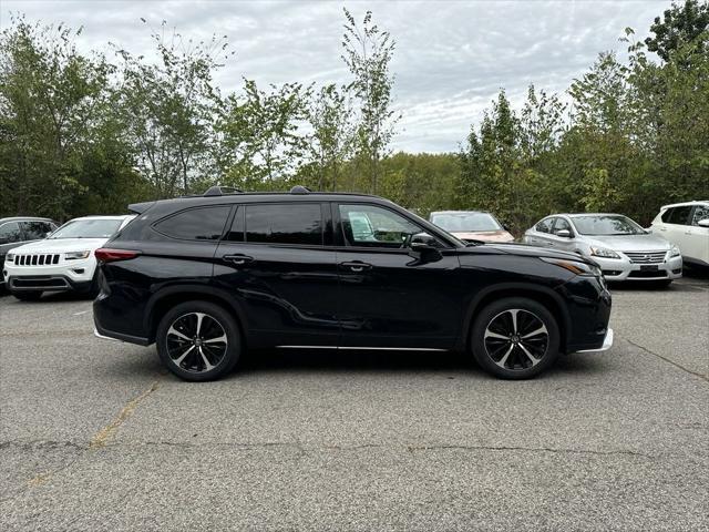 used 2022 Toyota Highlander car, priced at $33,943