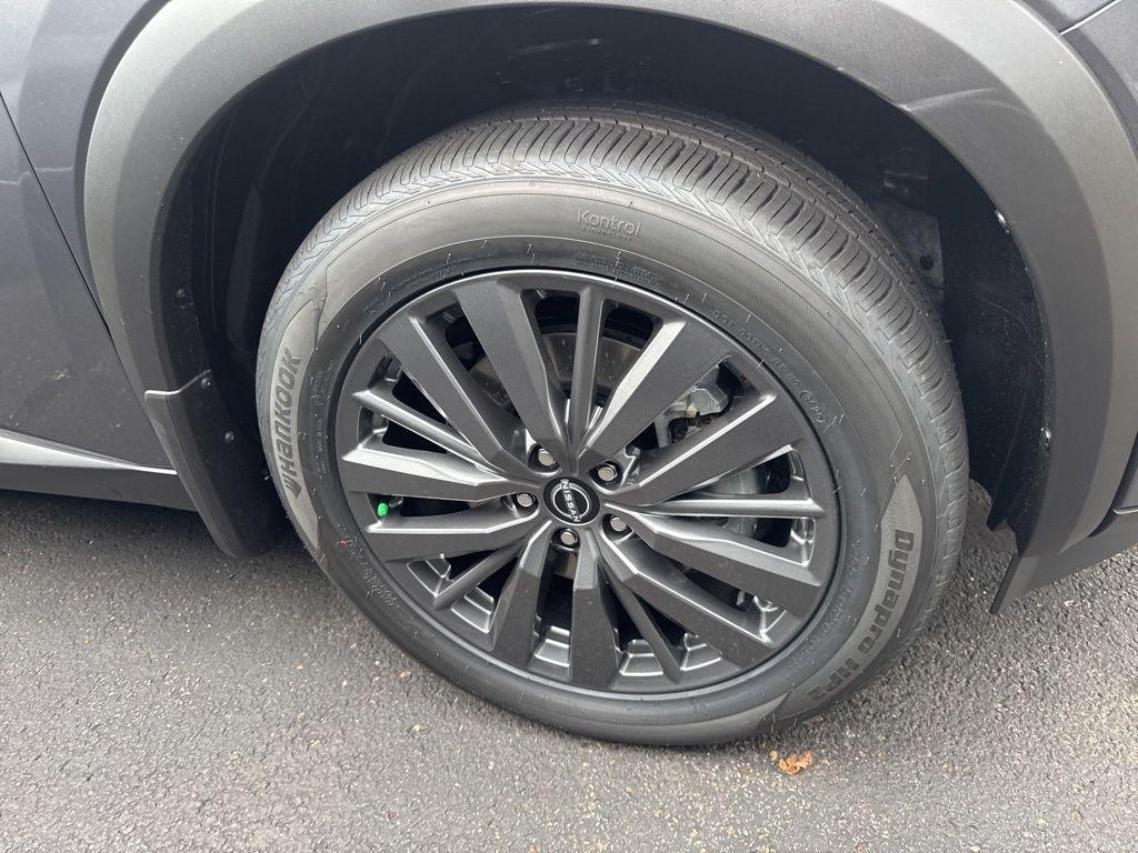 new 2025 Nissan Pathfinder car, priced at $40,166