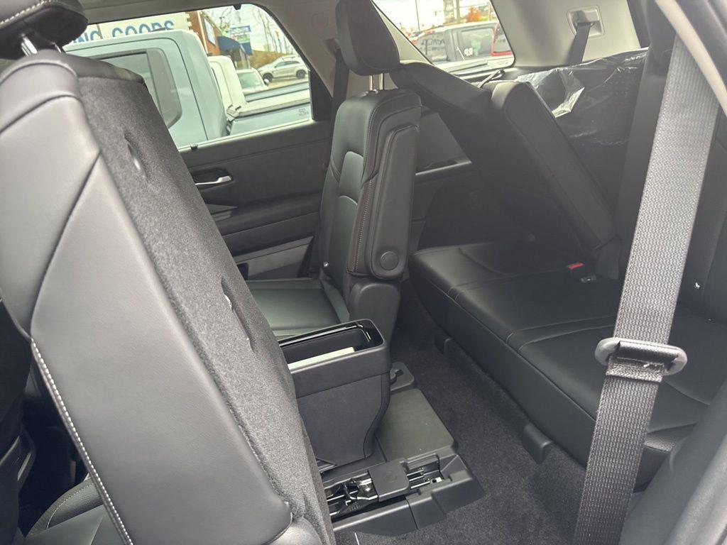new 2025 Nissan Pathfinder car, priced at $40,166