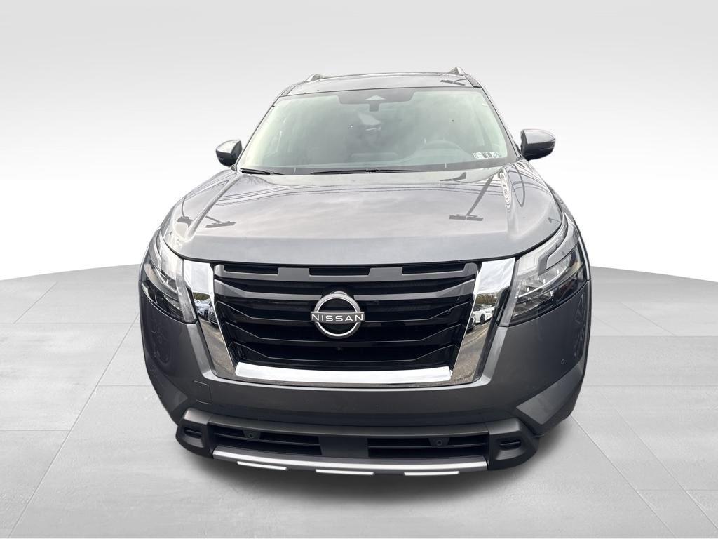 new 2025 Nissan Pathfinder car, priced at $40,166