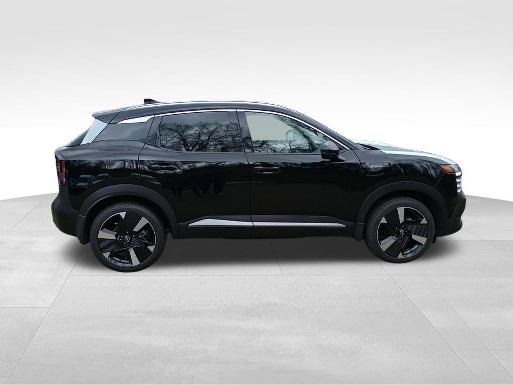 new 2025 Nissan Kicks car, priced at $28,902