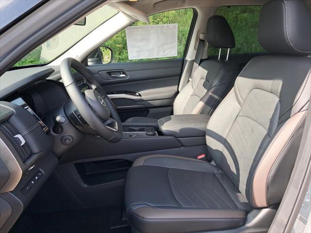 new 2025 Nissan Pathfinder car, priced at $52,101