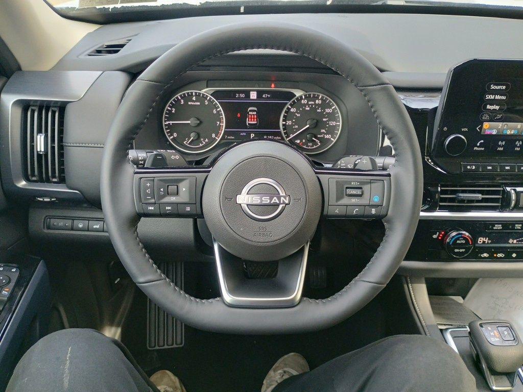 new 2025 Nissan Pathfinder car, priced at $41,926