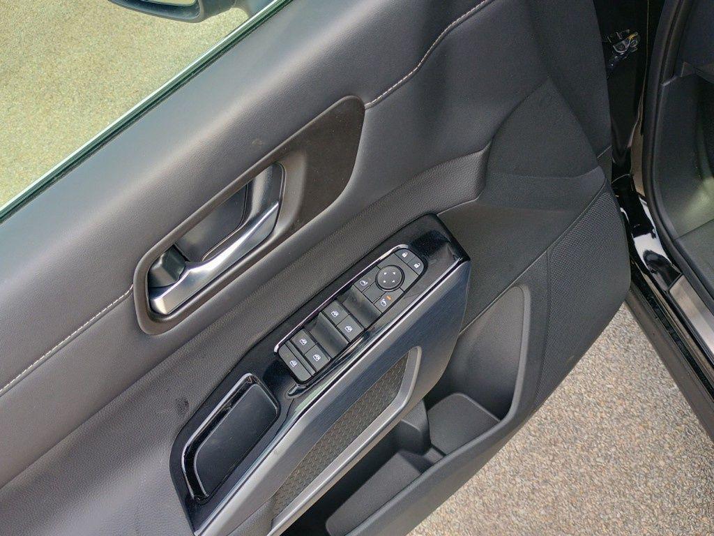 new 2025 Nissan Pathfinder car, priced at $41,926