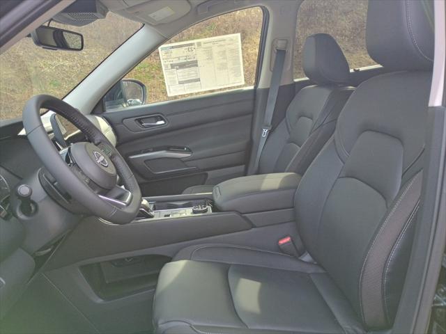new 2025 Nissan Pathfinder car, priced at $45,176