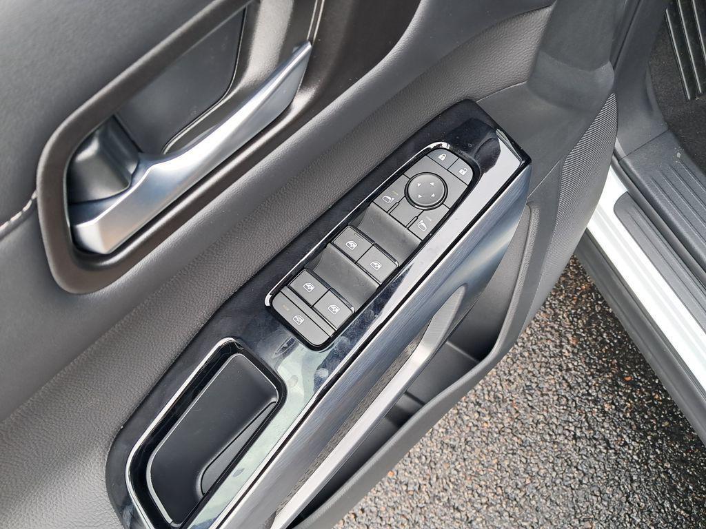 new 2025 Nissan Pathfinder car, priced at $41,230