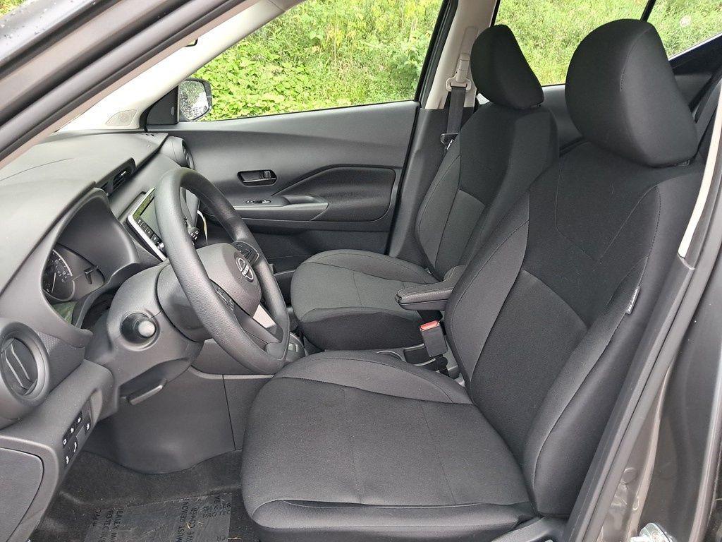 new 2025 Nissan Kicks car, priced at $23,311