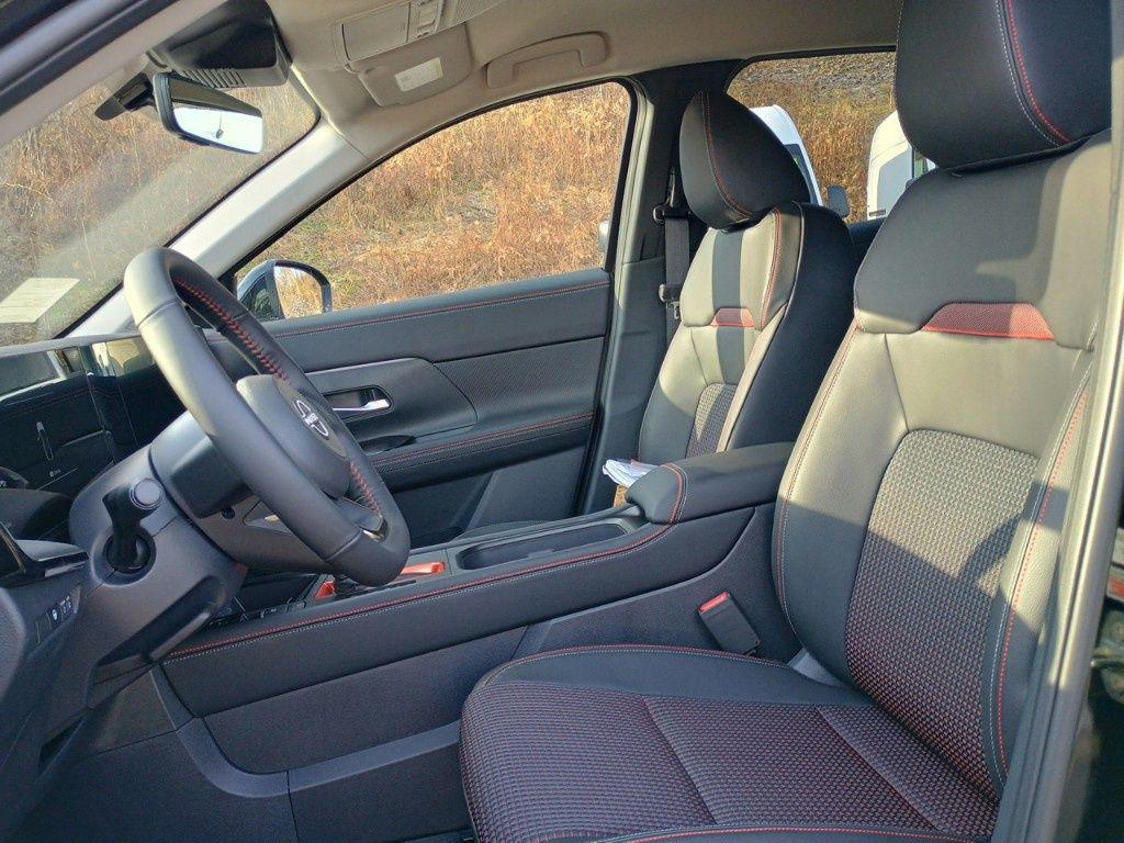 new 2025 Nissan Kicks car, priced at $29,513