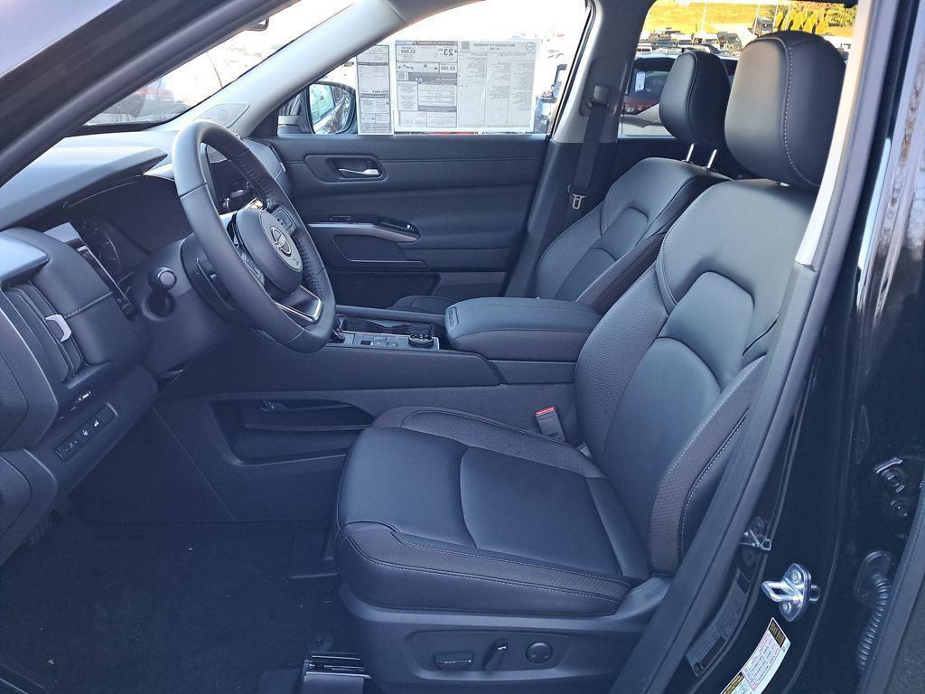 new 2025 Nissan Pathfinder car, priced at $40,529