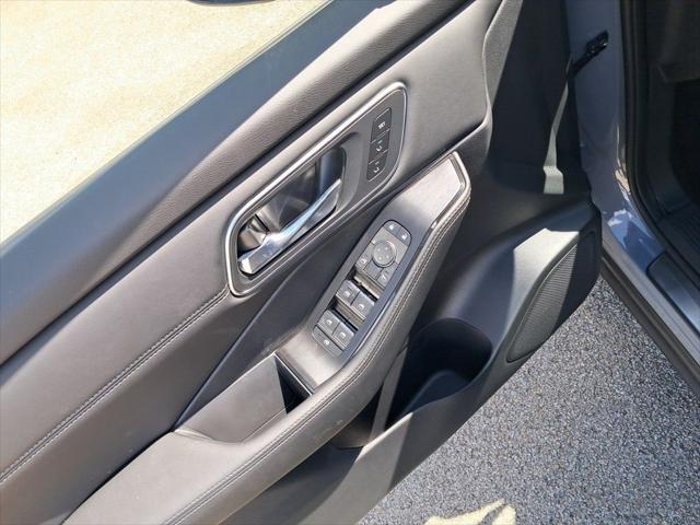 new 2025 Nissan Rogue car, priced at $44,984