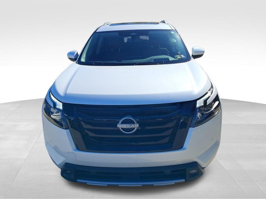 new 2025 Nissan Pathfinder car, priced at $44,824