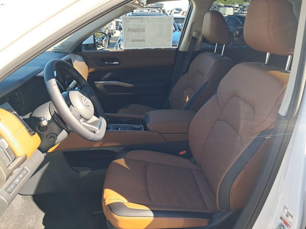 new 2025 Nissan Pathfinder car, priced at $44,824