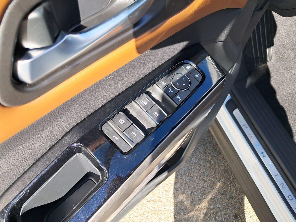 new 2025 Nissan Pathfinder car, priced at $44,824