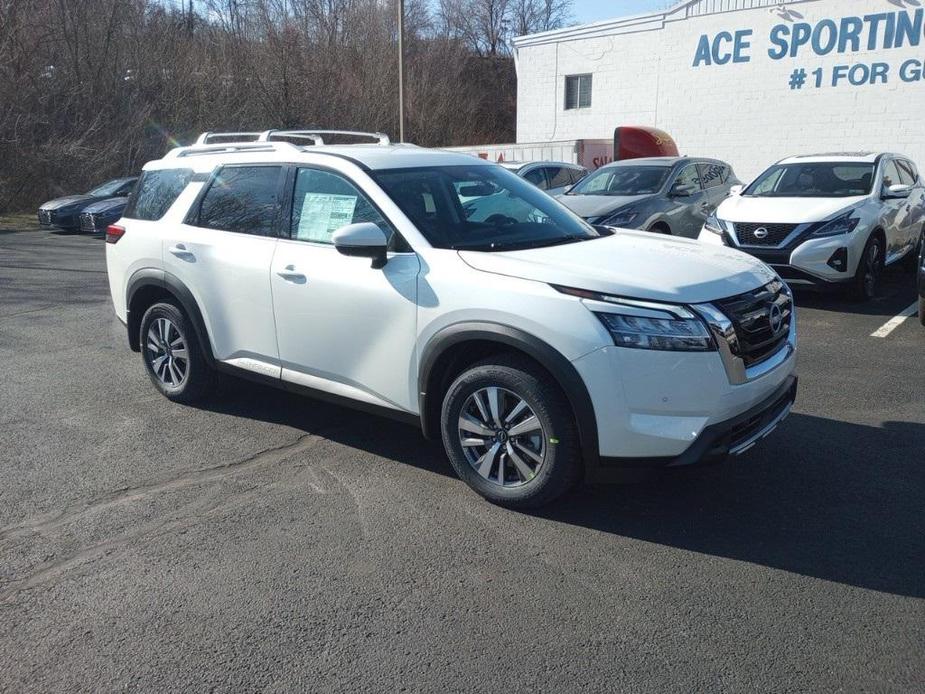 new 2024 Nissan Pathfinder car, priced at $44,805