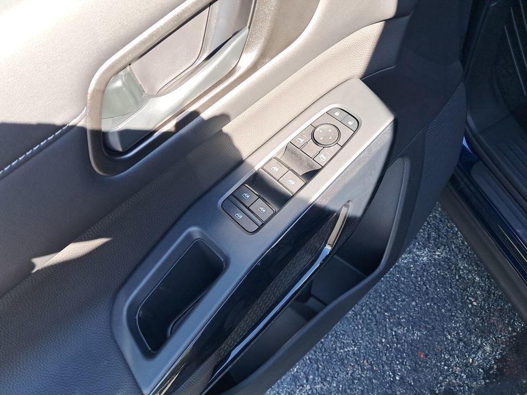 new 2025 Nissan Pathfinder car, priced at $36,704