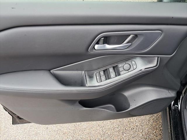 new 2025 Nissan Rogue car, priced at $33,385