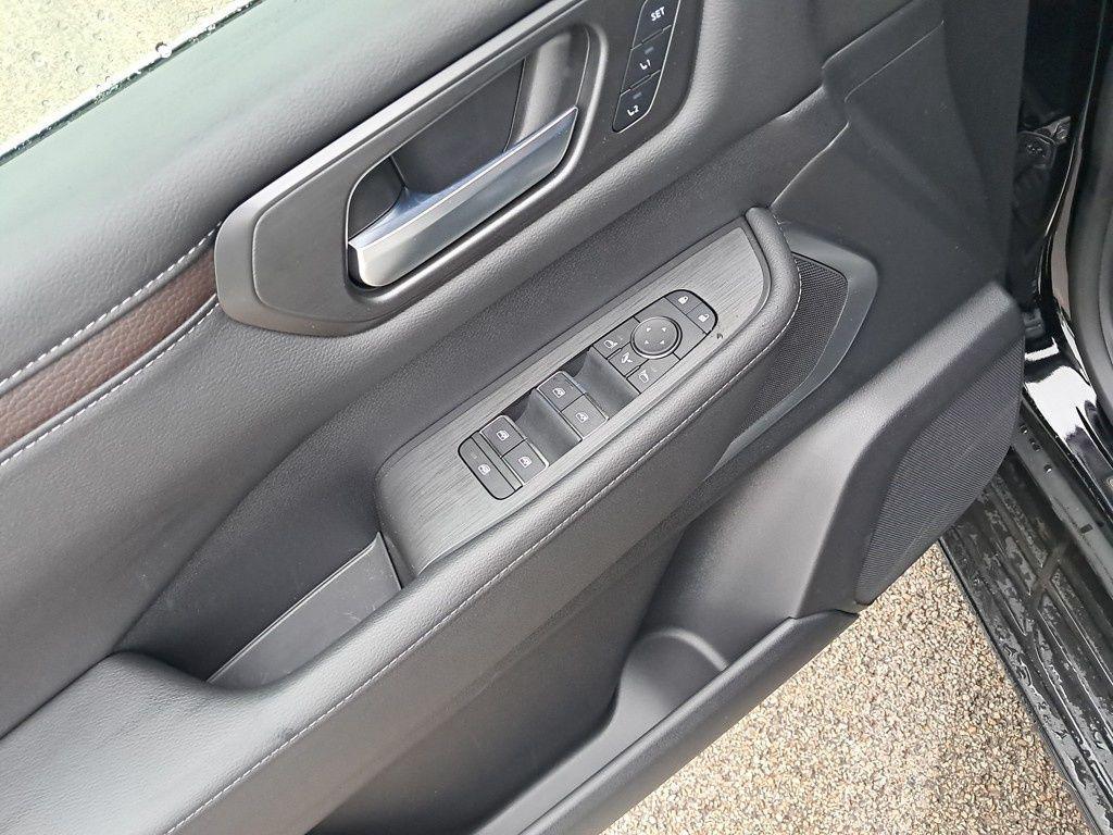 new 2025 Nissan Armada car, priced at $78,222