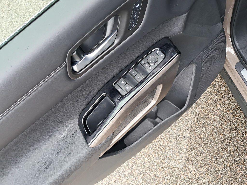 new 2025 Nissan Pathfinder car, priced at $50,778