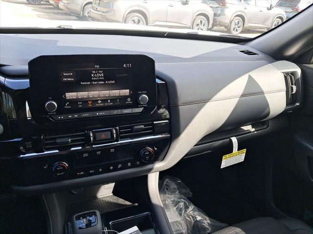 new 2025 Nissan Pathfinder car, priced at $43,961