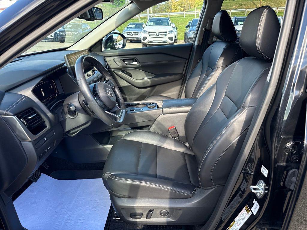 used 2024 Nissan Rogue car, priced at $31,607