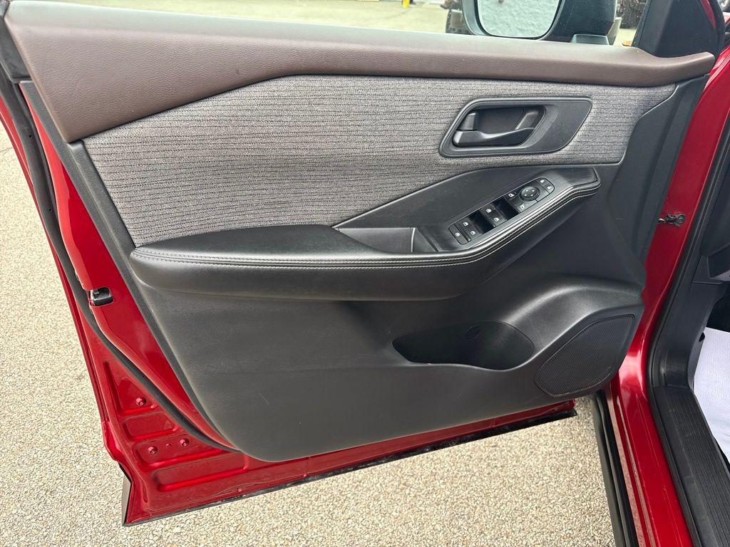 used 2021 Nissan Rogue car, priced at $17,827