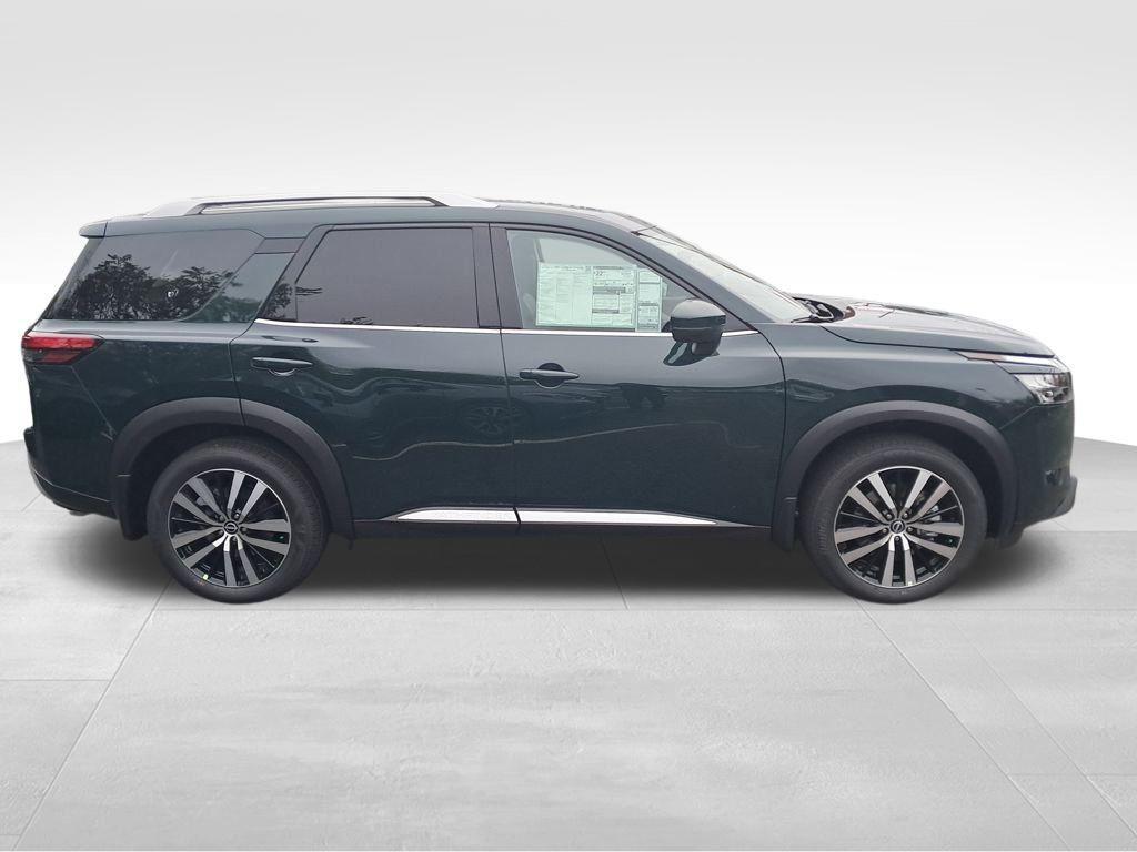 new 2025 Nissan Pathfinder car, priced at $43,696