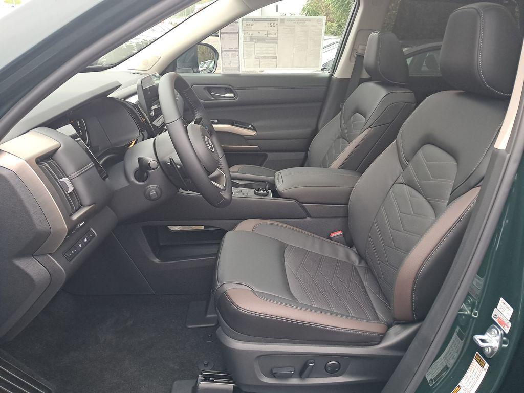 new 2025 Nissan Pathfinder car, priced at $43,696
