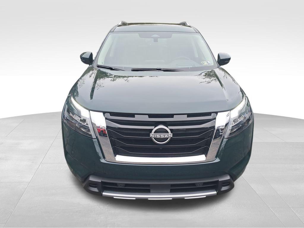 new 2025 Nissan Pathfinder car, priced at $43,696