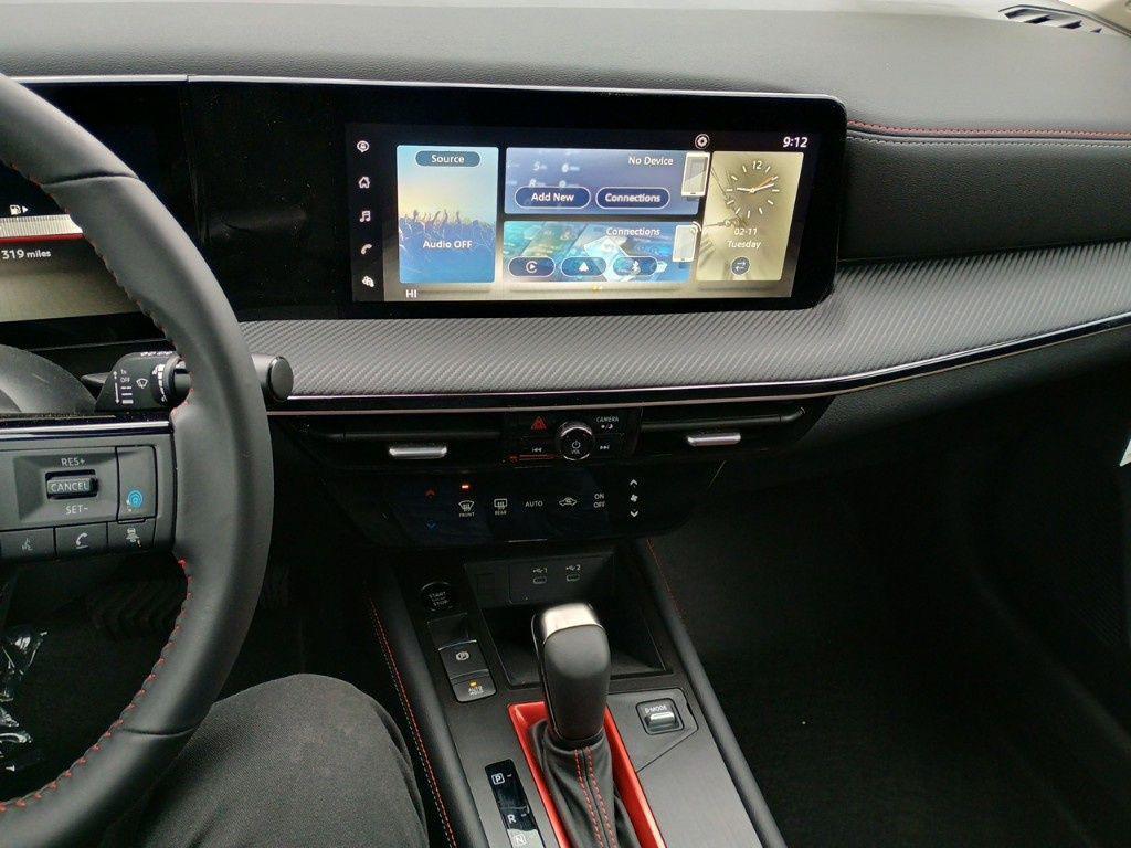 new 2025 Nissan Kicks car, priced at $27,402