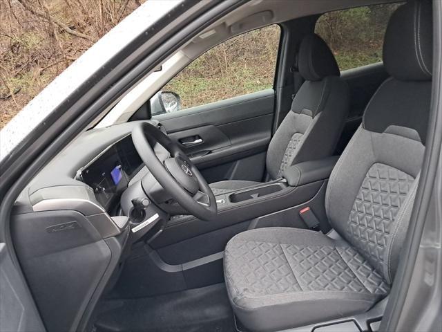 new 2025 Nissan Kicks car, priced at $26,147