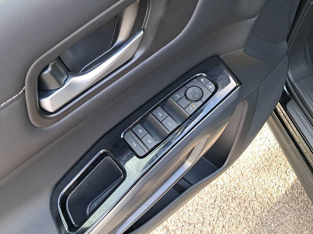 new 2025 Nissan Pathfinder car, priced at $40,529