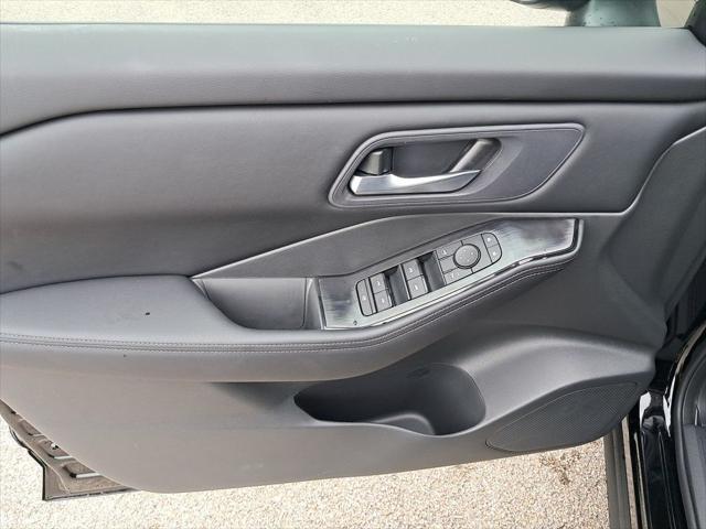 new 2025 Nissan Rogue car, priced at $33,385