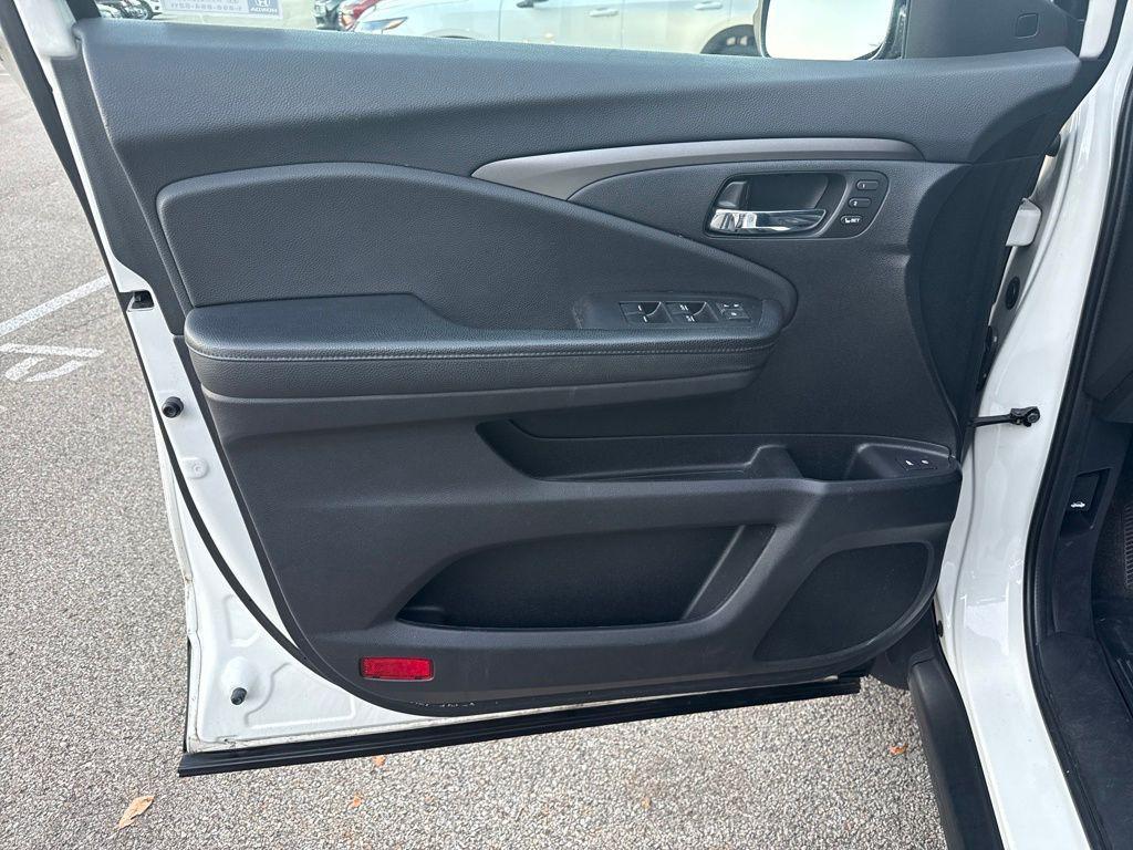 used 2019 Honda Pilot car, priced at $22,551