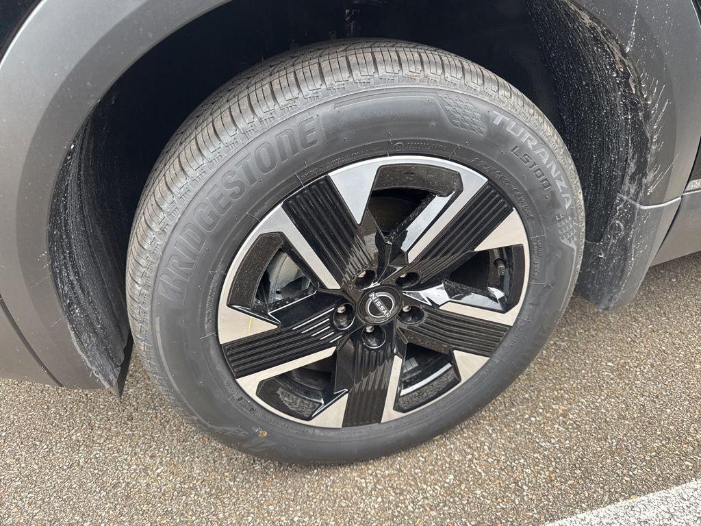 new 2026 Nissan Kicks car, priced at $27,744