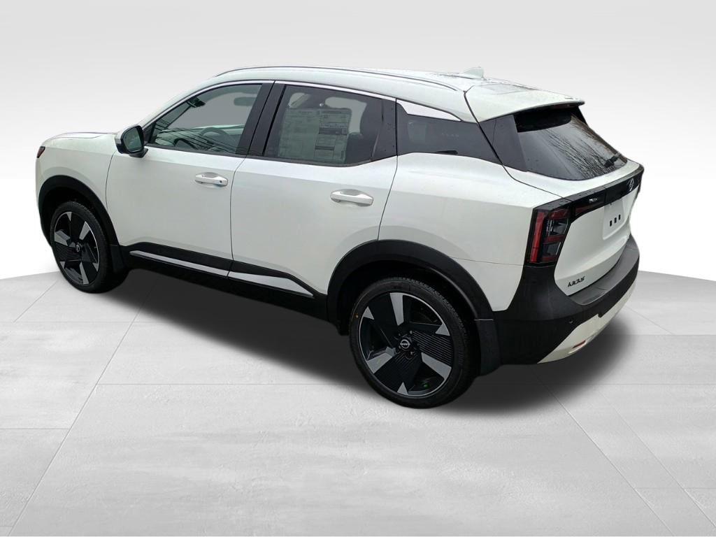 new 2025 Nissan Kicks car, priced at $27,942