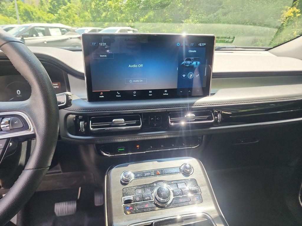used 2022 Lincoln Nautilus car, priced at $23,628