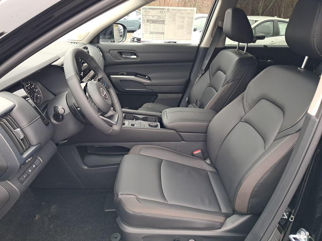 new 2025 Nissan Pathfinder car, priced at $40,529