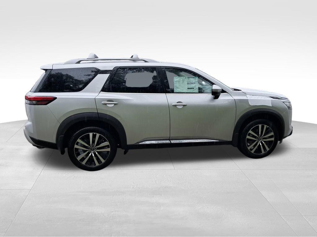 new 2025 Nissan Pathfinder car, priced at $50,867