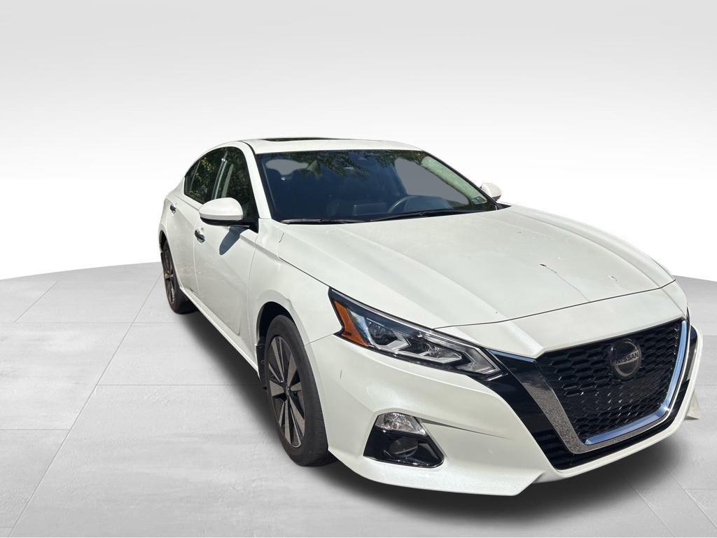 used 2022 Nissan Altima car, priced at $26,995