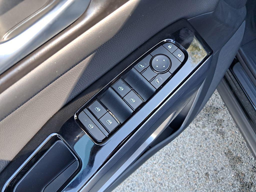 new 2025 Nissan Pathfinder car, priced at $38,269