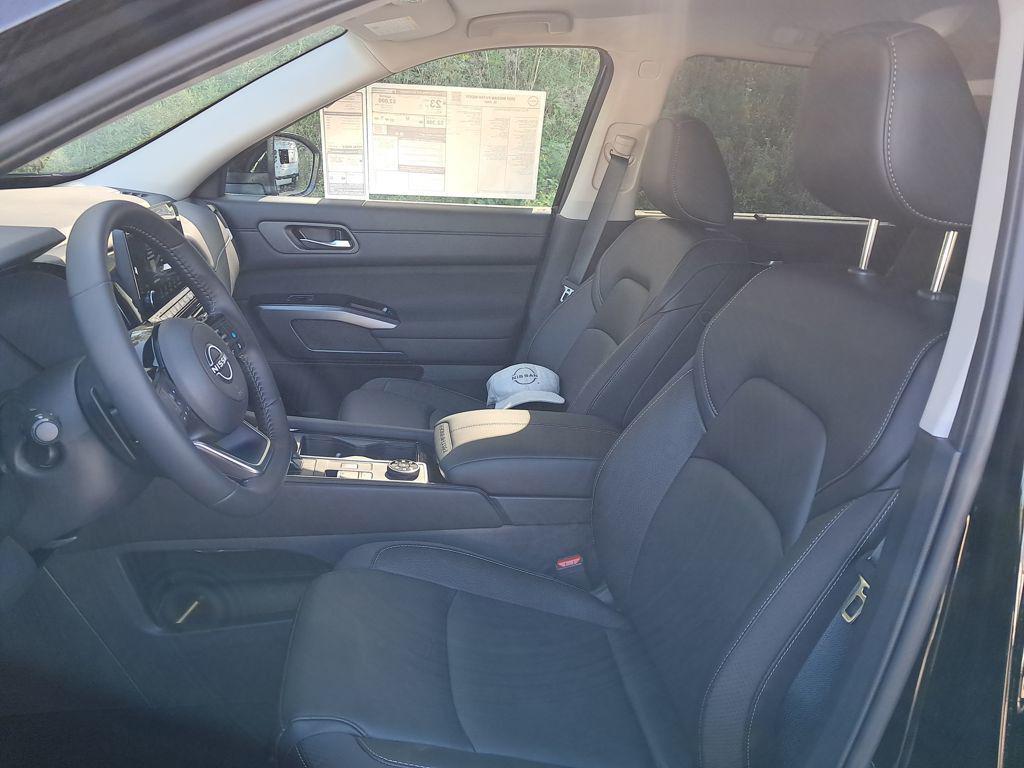new 2025 Nissan Pathfinder car, priced at $38,269