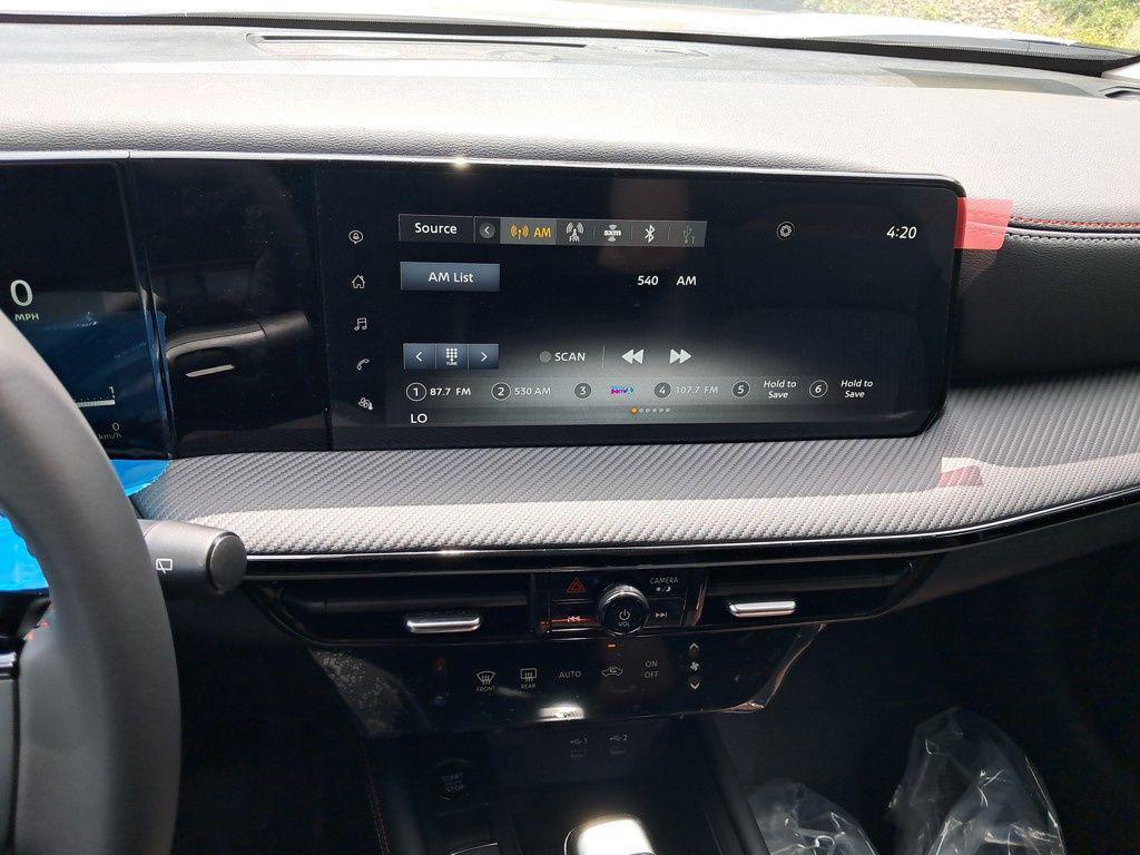 new 2025 Nissan Kicks car, priced at $27,725