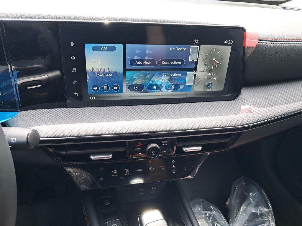 new 2025 Nissan Kicks car, priced at $27,725