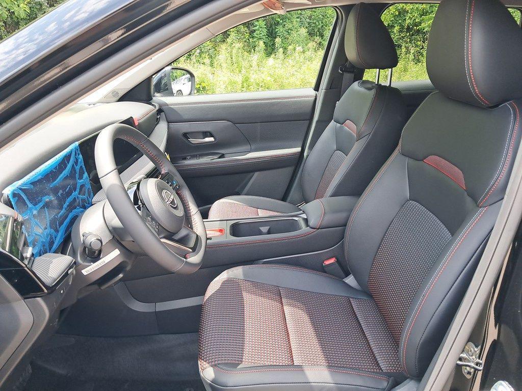 new 2025 Nissan Kicks car, priced at $27,725