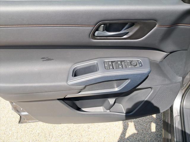 new 2025 Nissan Pathfinder car, priced at $43,961