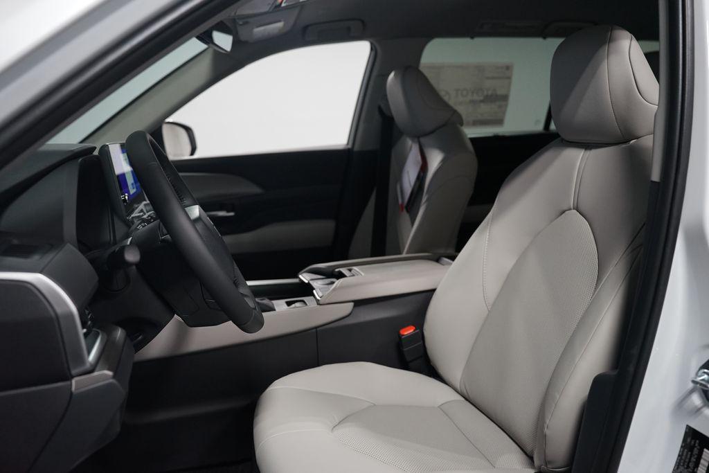 new 2026 Toyota Grand Highlander Hybrid car, priced at $53,368