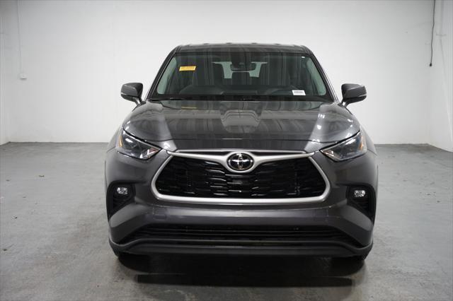 used 2023 Toyota Highlander car, priced at $34,480