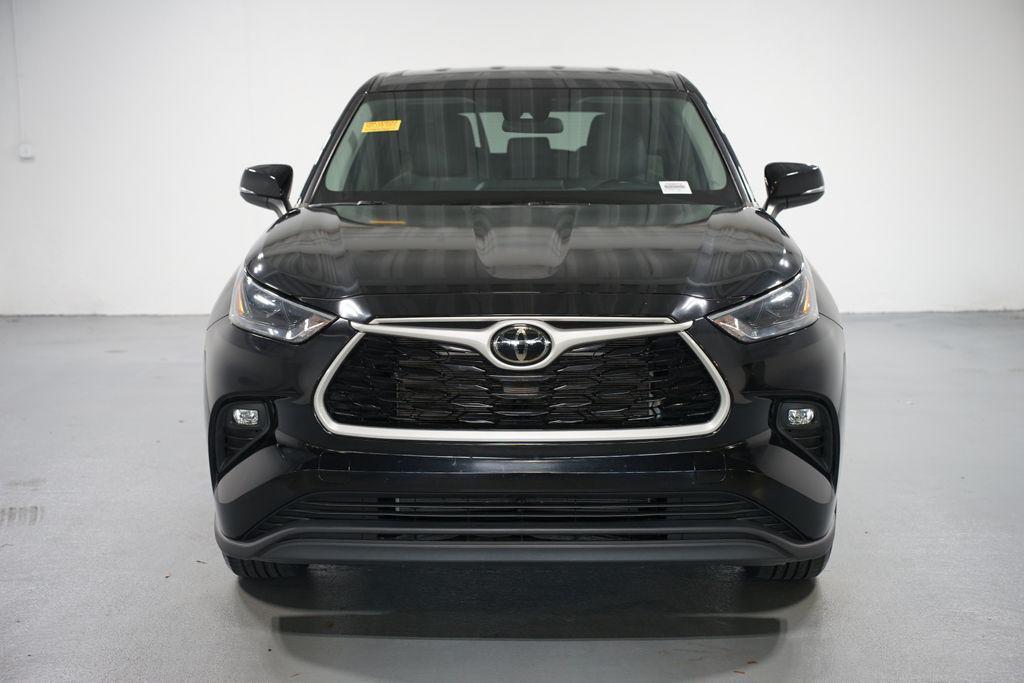 used 2024 Toyota Highlander car, priced at $29,980