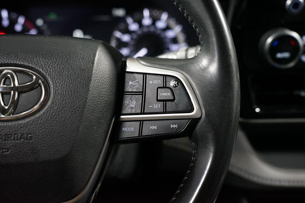 used 2024 Toyota Highlander car, priced at $29,980